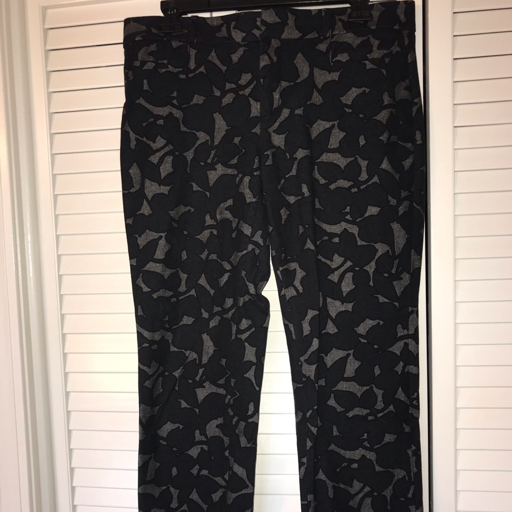 Patterned ankle pants